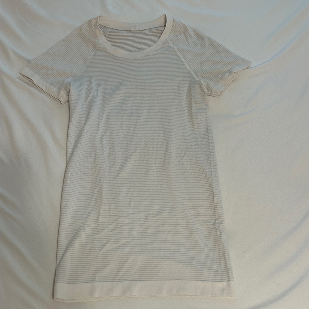 lululemon athletica Cream Short Sleeve Tee